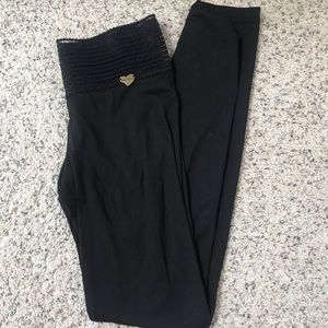 Cute booty lounge leggings🤍